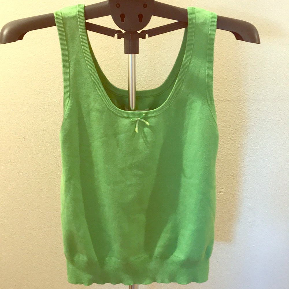 Isaac Mizrahi women’s bright green blouse